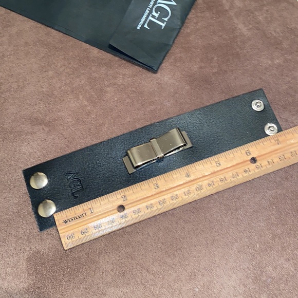 AGL Leather Bracelet with metal bow - Picture 7 of 17